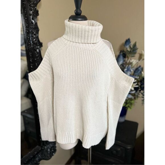 J.O.A. New Long Sleeve Cold Shoulder Turtleneck Sweater Medium - Picture 1 of 3